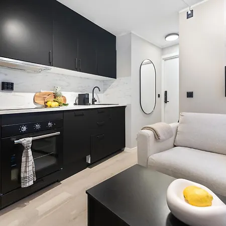King Bed - Renovated 2024 - 2br Behind Bryggen Appartement Bergen