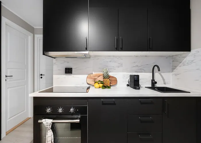 King Bed - Renovated 2024 - 2br Behind Bryggen *